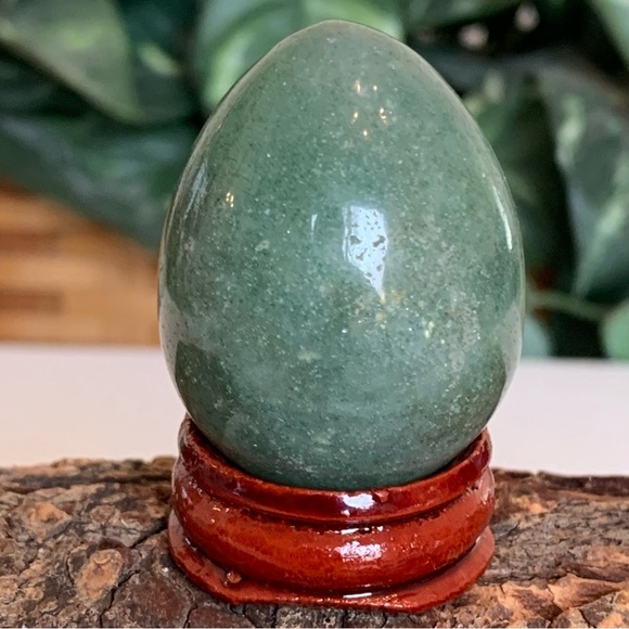 Green Aventurine Polished Egg Crystal Healing Chakra Stone With Stand 1.75" 60g - Picture 4 of 8